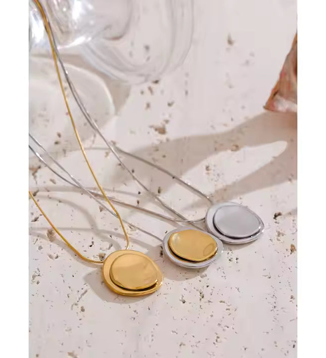 Celestial Orbit Pendant Necklace – Dual-Tone Harmony In Gold