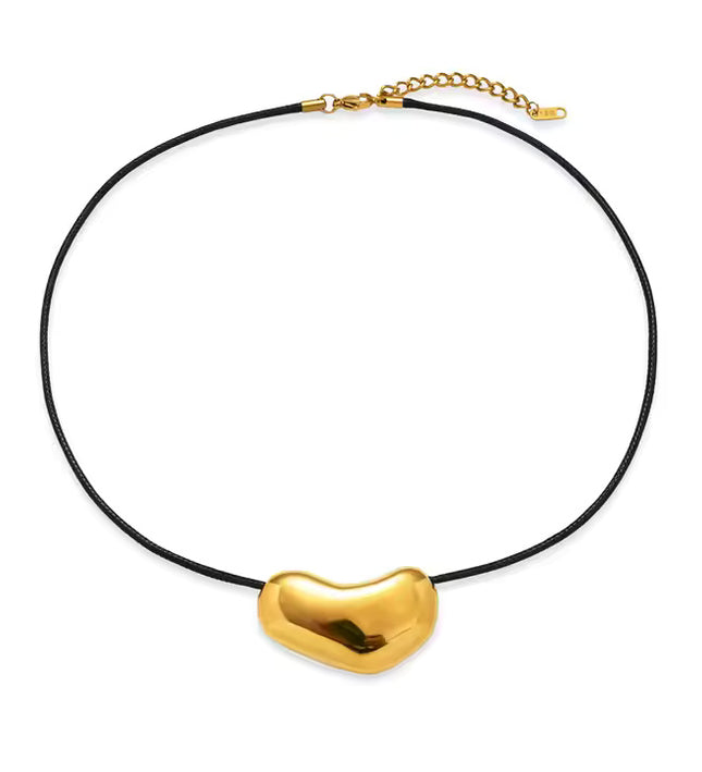 GOLDEN AURA PEBBLE NECKLACE