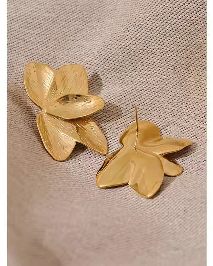 Golden Bloom Earrings – A Floral Symphony in Gold