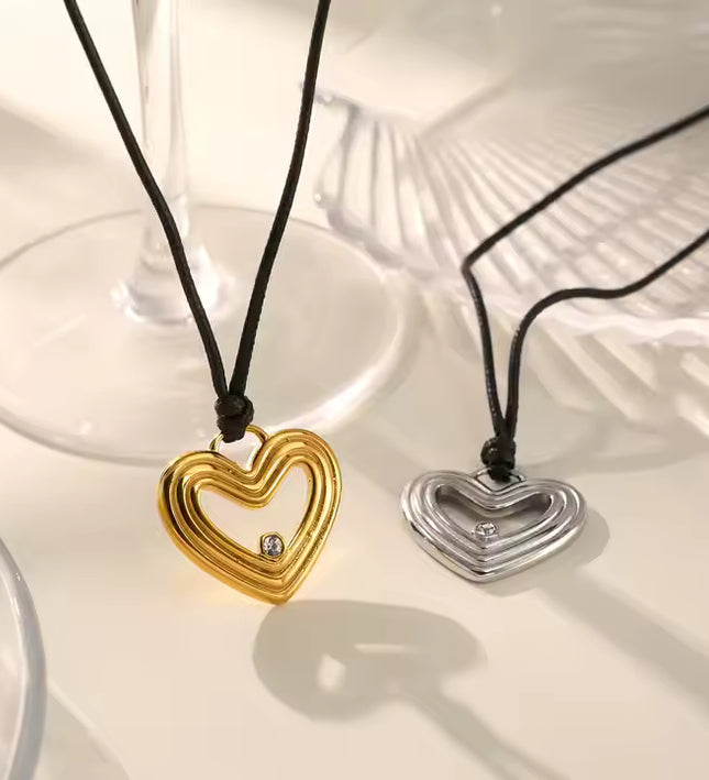 ETERNAL LOVE PENDANT - NECKLACE