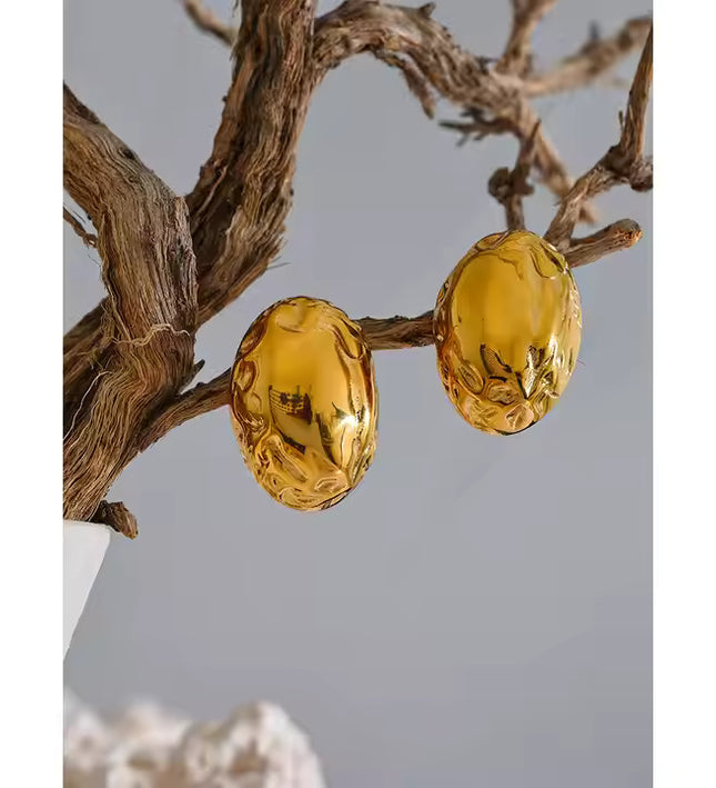 Gilded Essence Earrings – Bold Elegance in Gold