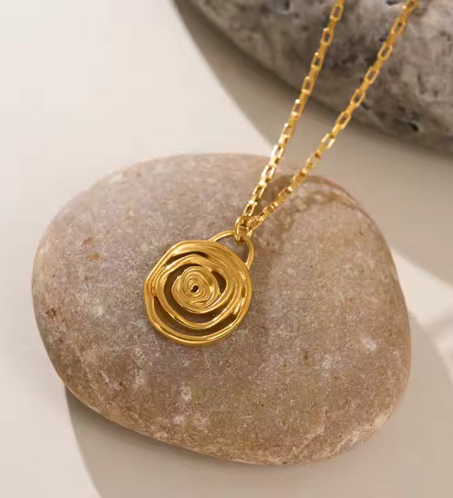 SPIRAL EMBRACE PENDANT