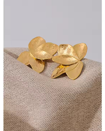 Golden Bloom Earrings – A Floral Symphony in Gold