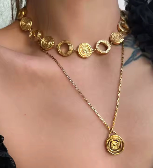 ECLIPSE SPIRAL NECKLACE