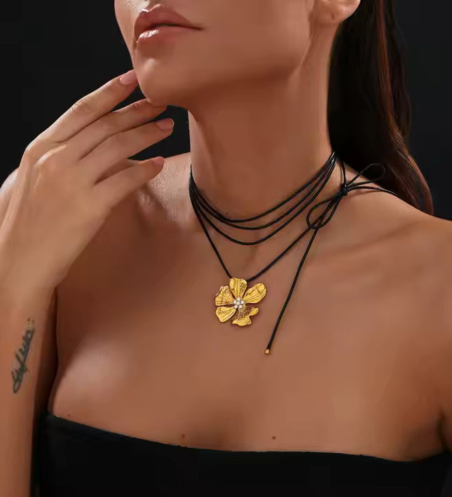 GOLDEN FLORA CHOKER - NECKLACE