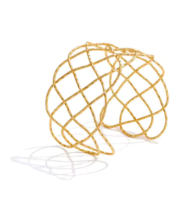 Ethereal Mesh Cuff – A Sculptural Statement in Gold (Bracelet)