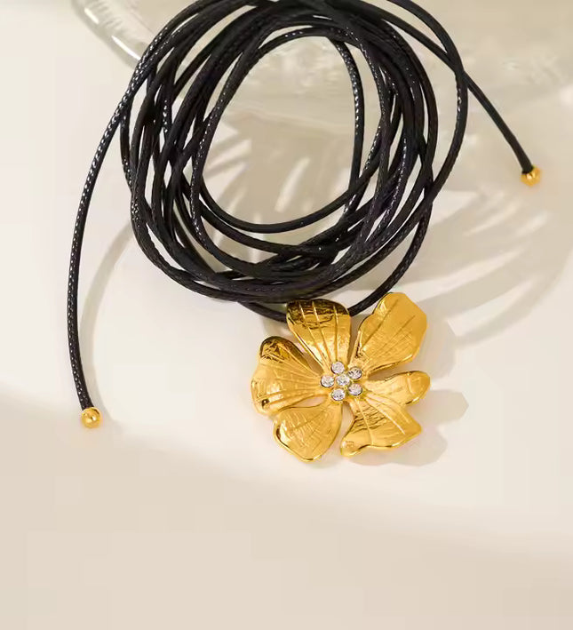 GOLDEN BLOOM CHOKER - NECKLACE