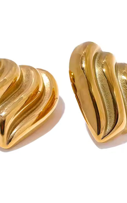 Eternal Heart Earrings – Sculpted Love in Gold