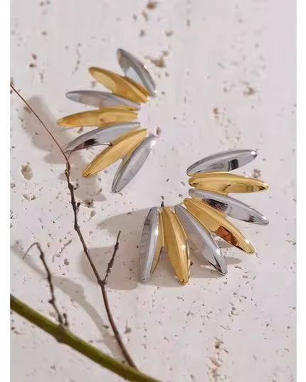 Golden Laurel Earrings – Elegance in Gold &amp; Silver