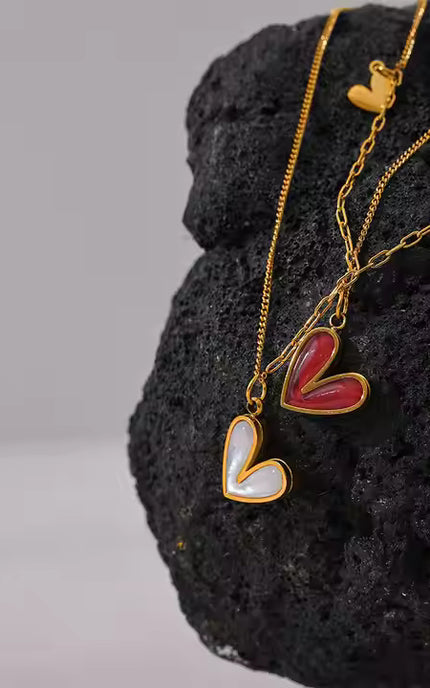 Twin Heart Necklace – A Delicate Symbol of Love & Connection