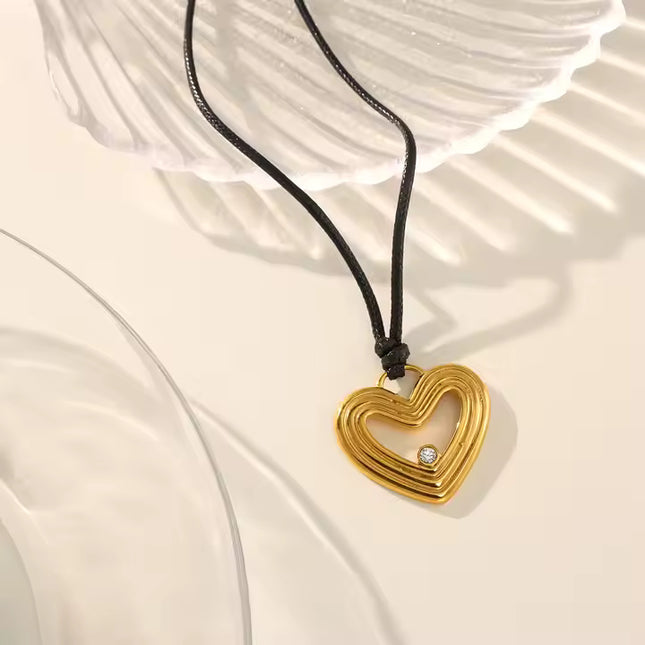 ETERNAL LOVE PENDANT - NECKLACE