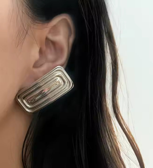 LINEAR AURA EARRINGS